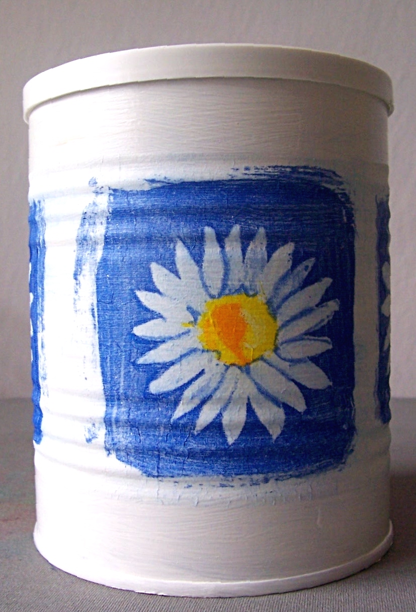 U-plechovka modrý květ.jpg